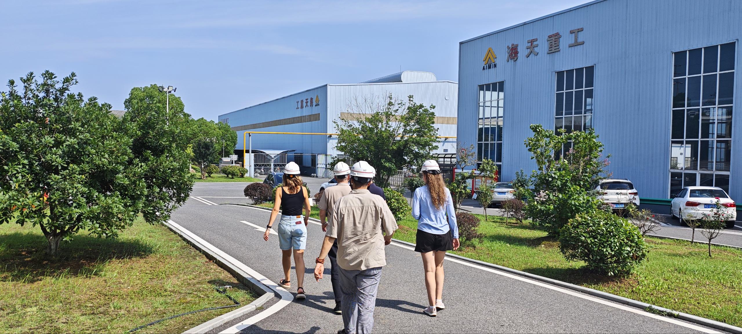 Russian Mining Customer Visits HAITIAN Heavy Industry for In-Depth Discussions on Wear Parts and Ceramic VTM Liner Project Cooperation